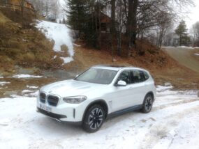 BMW iX3