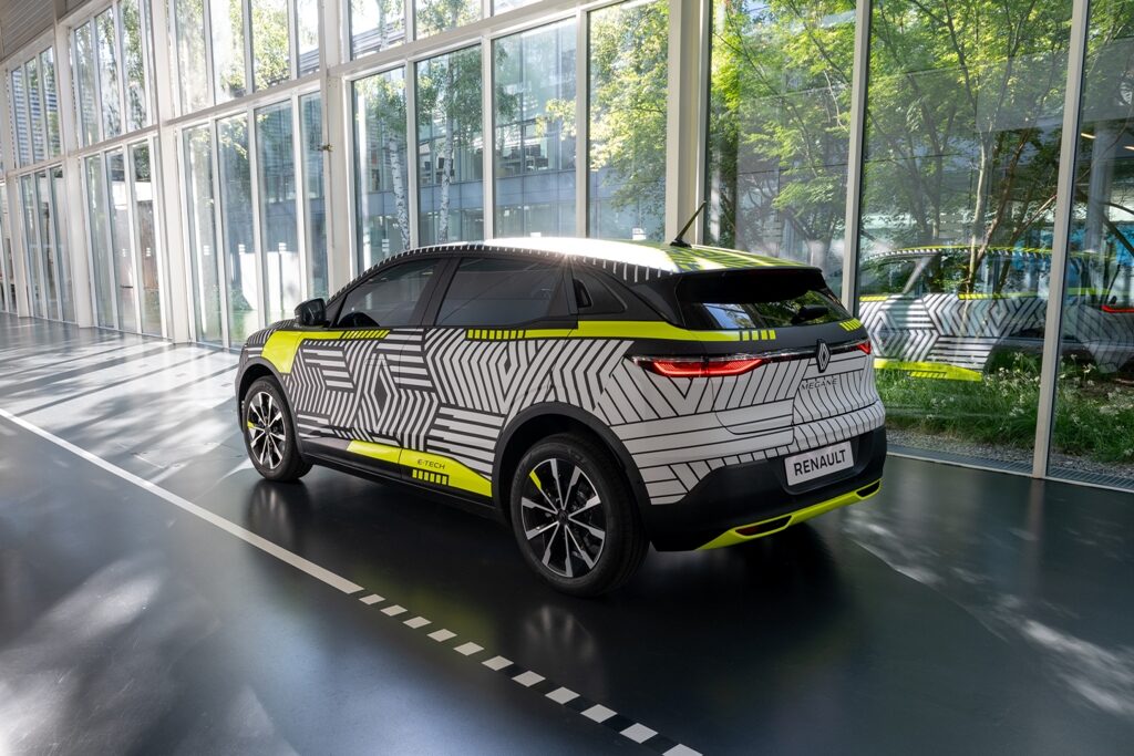 New Renault MEGANE E-TECH Electric pre-production