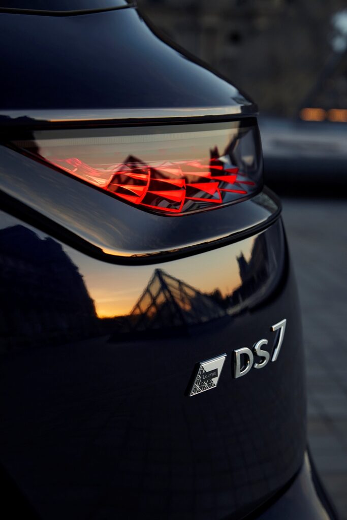 DS 7 CROSSBACK LOUVRE