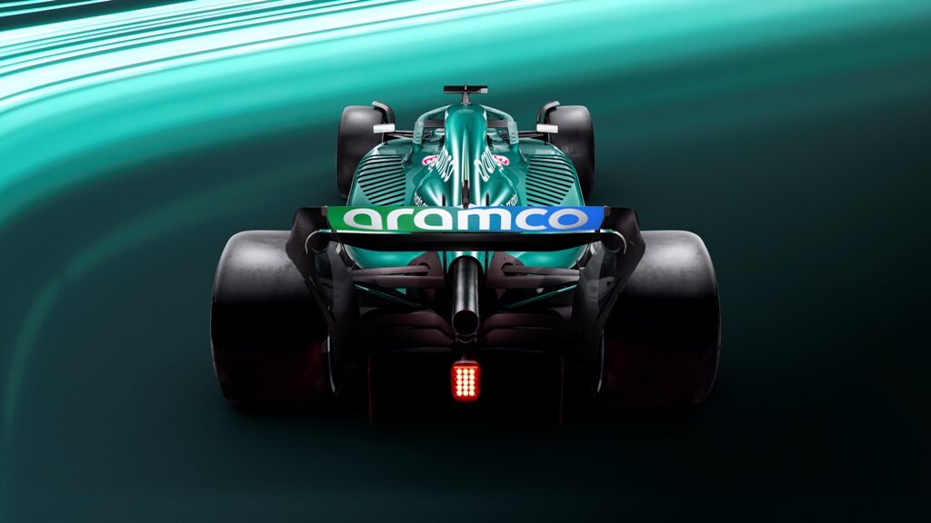 Астън Мартин AMR22